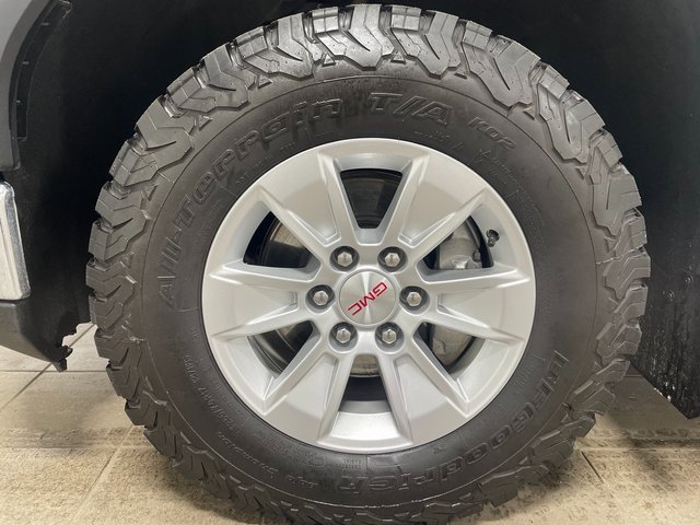 Used 2024 GMC Sierra 1500 SLE w/ Preferred Package image 7