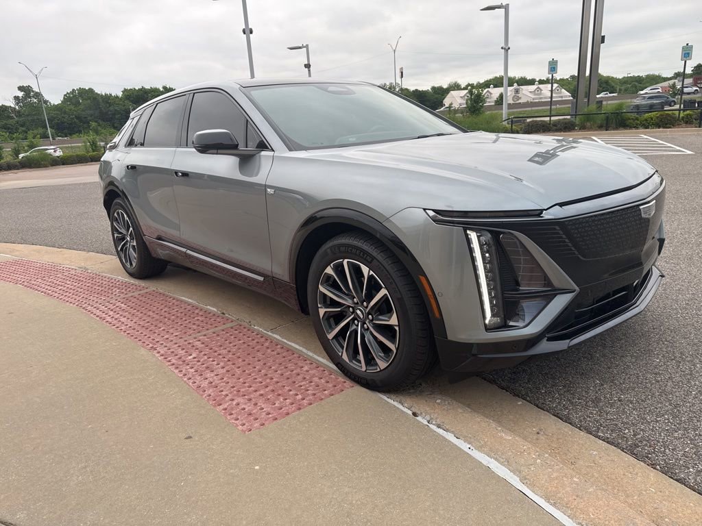 Used 2024 Cadillac Lyriq Sport w/ LPO, Floor Liner Package AWD/4WD image 2