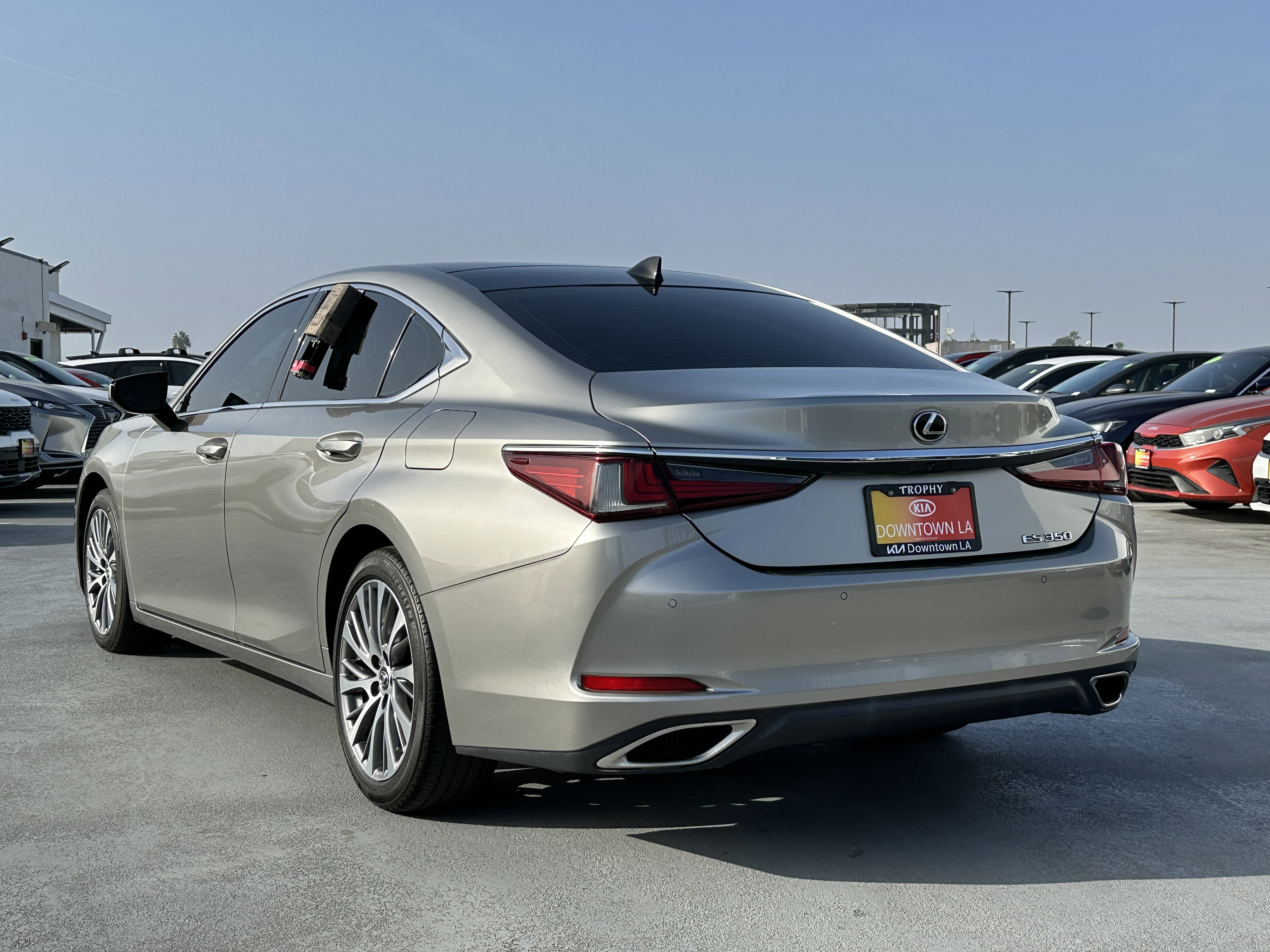 Used 2020 Lexus ES 350 w/ Premium Package image 4