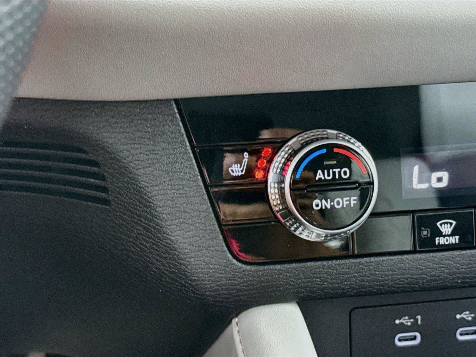 New 2026 Mitsubishi Outlander SE AWD/4WD image 16