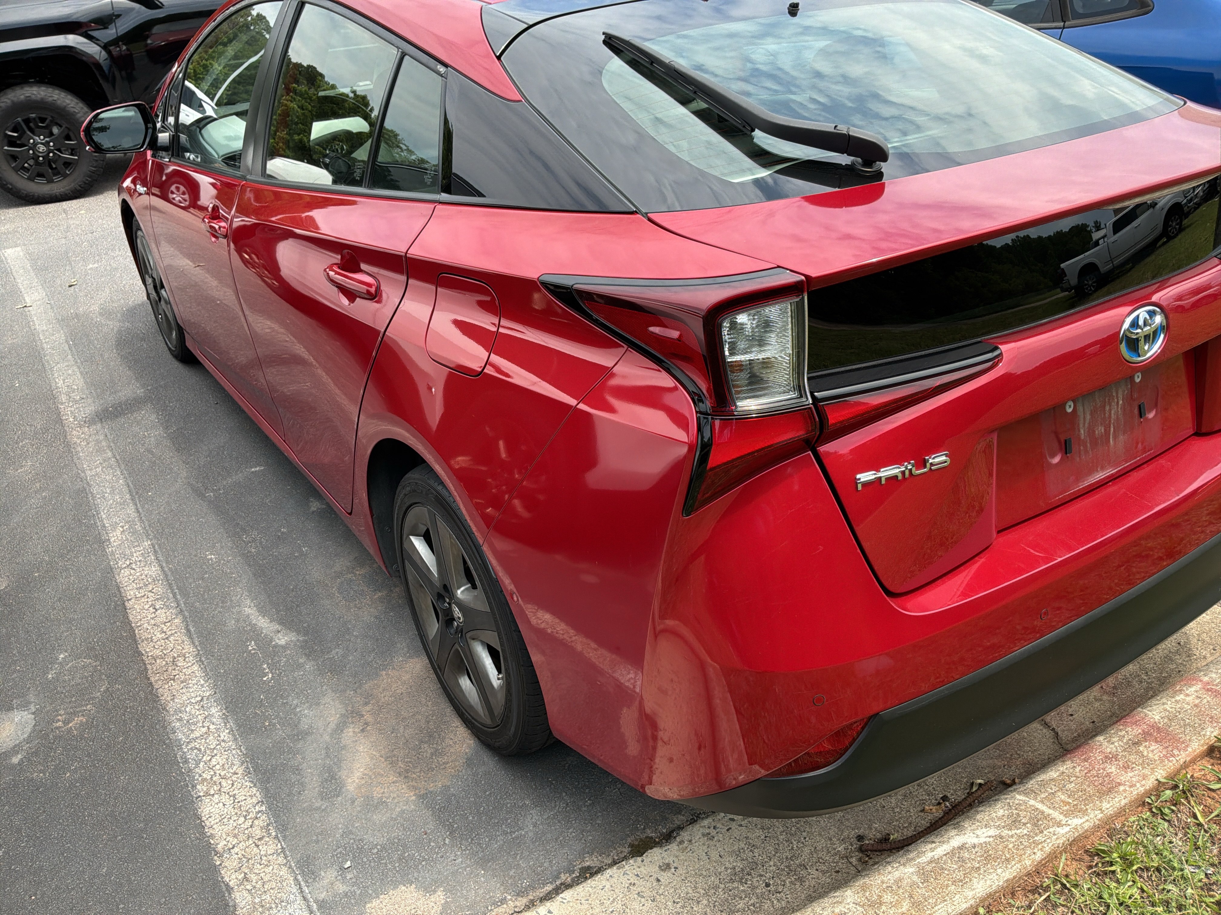 Used 2020 Toyota Prius Limited FWD image 6
