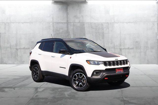 Used 2025 Jeep Compass Trailhawk w/ Trailer Tow Group AWD/4WD image 6