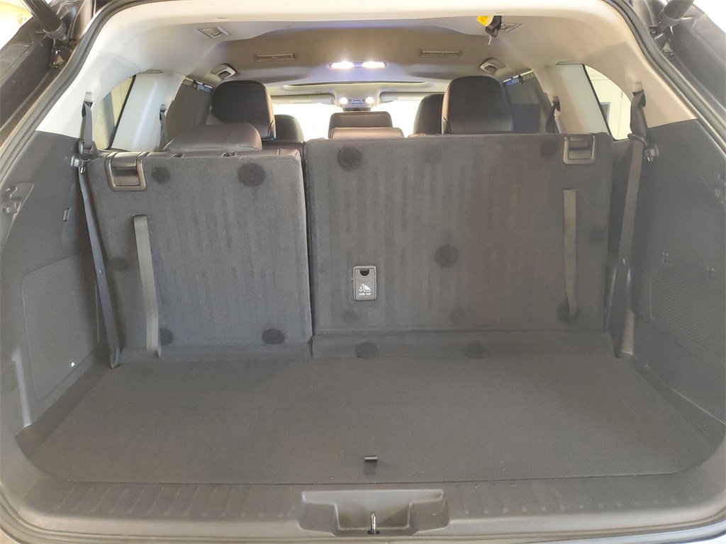 Used 2023 Toyota Highlander Limited image 8