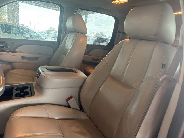 Used 2013 Chevrolet Suburban LT w/ Luxury Package image 15