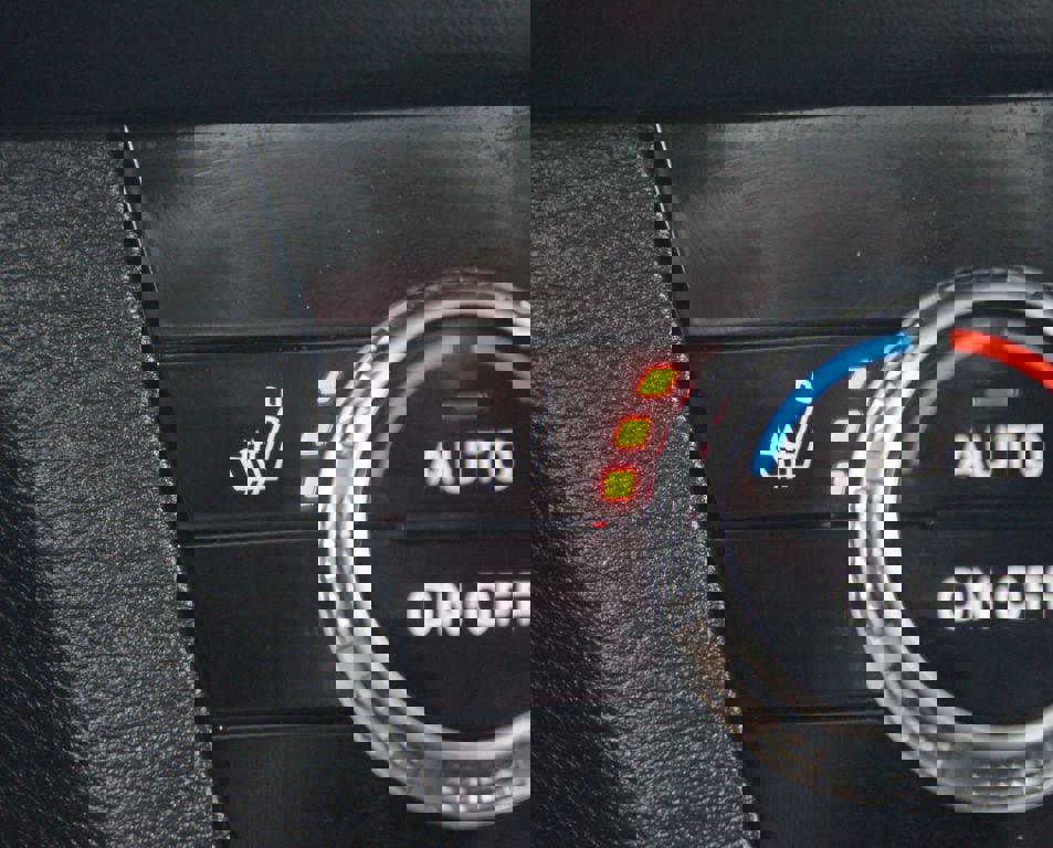 Used 2024 Mitsubishi Outlander SE image 8