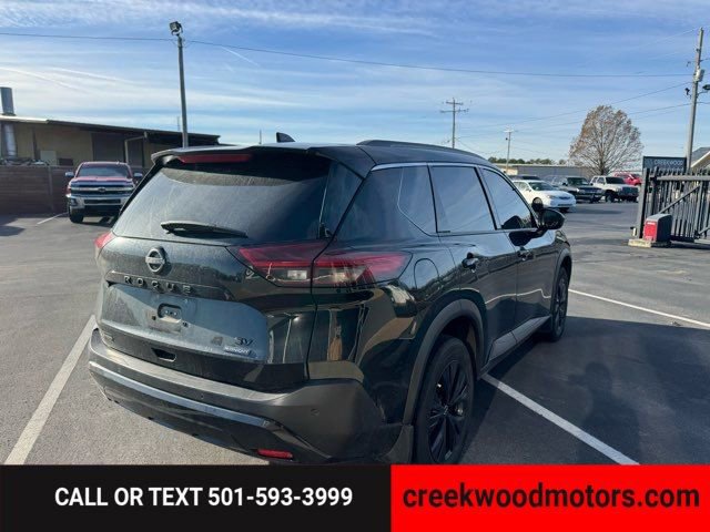 Used 2023 Nissan Rogue SV w/ SV Premium B Package image 3