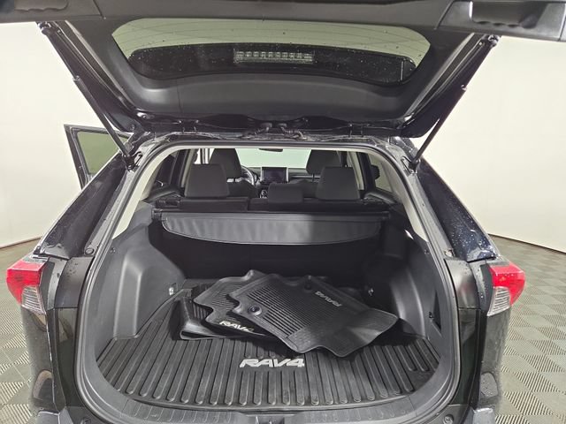 Used 2023 Toyota RAV4 XLE AWD/4WD image 30