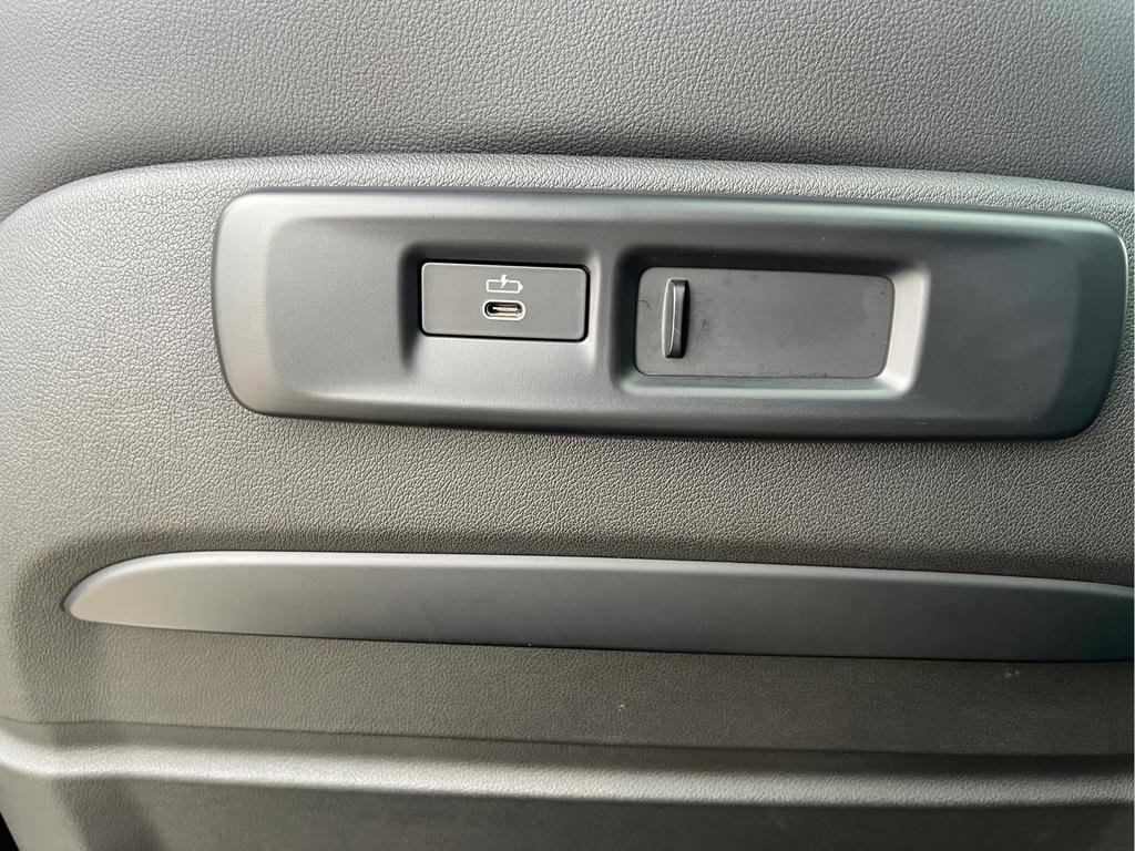 Used 2022 BMW X7 xDrive40i image 32