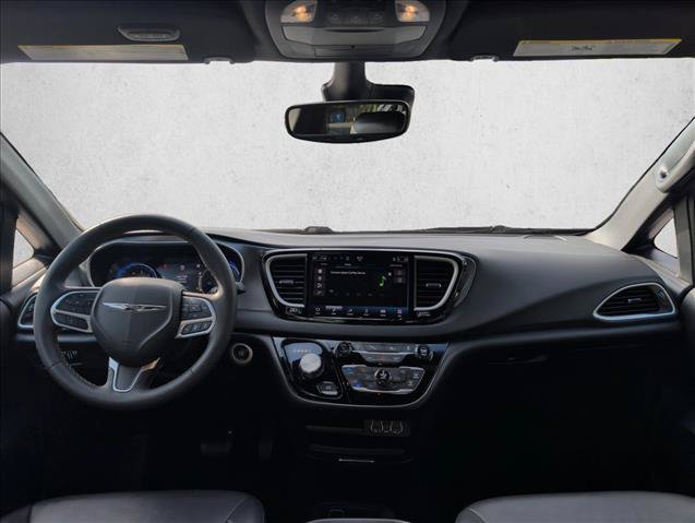 Used 2025 Chrysler Pacifica Select FWD image 21