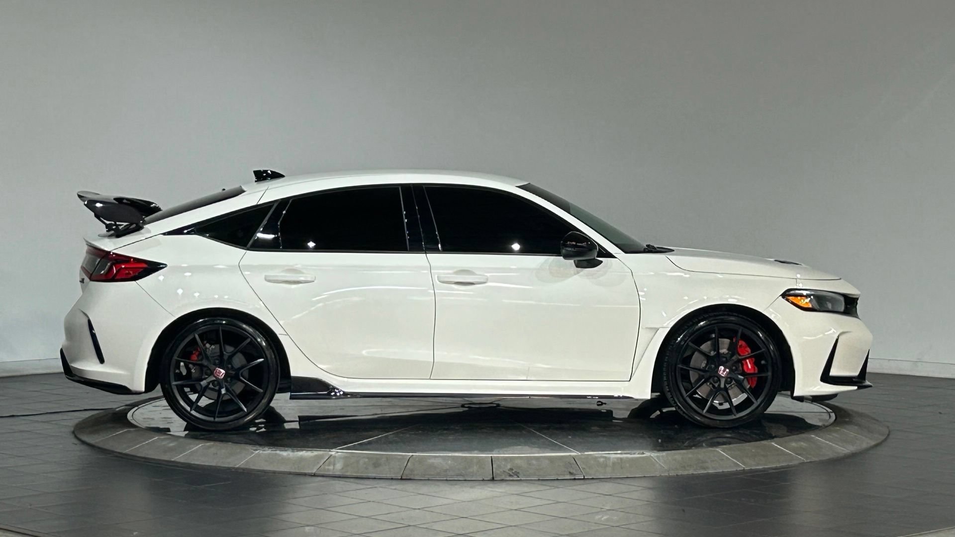Used 2025 Honda Civic Type R image 11