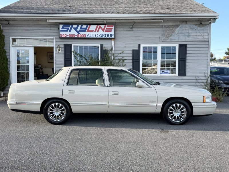 Used 1997 Cadillac De Ville Sedan FWD image 1