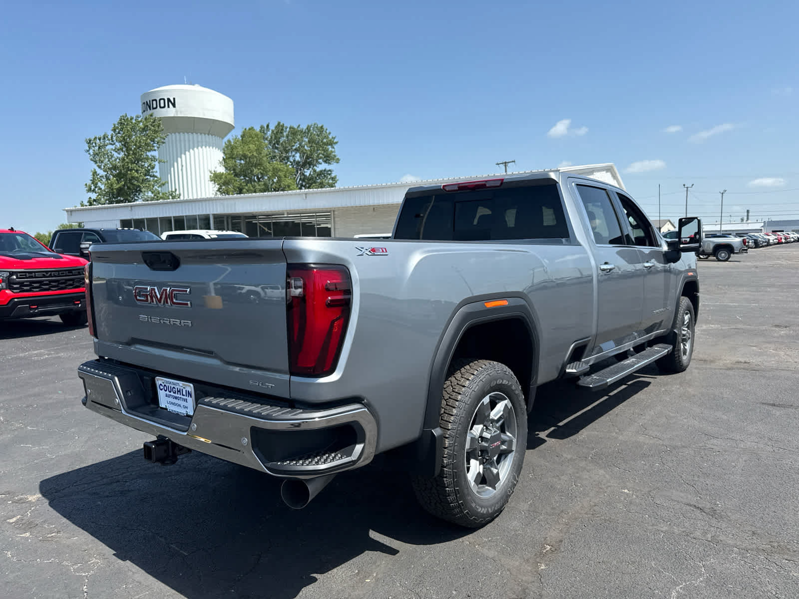 New 2026 GMC Sierra 3500 SLT w/ SLT Premium Package AWD/4WD image 5