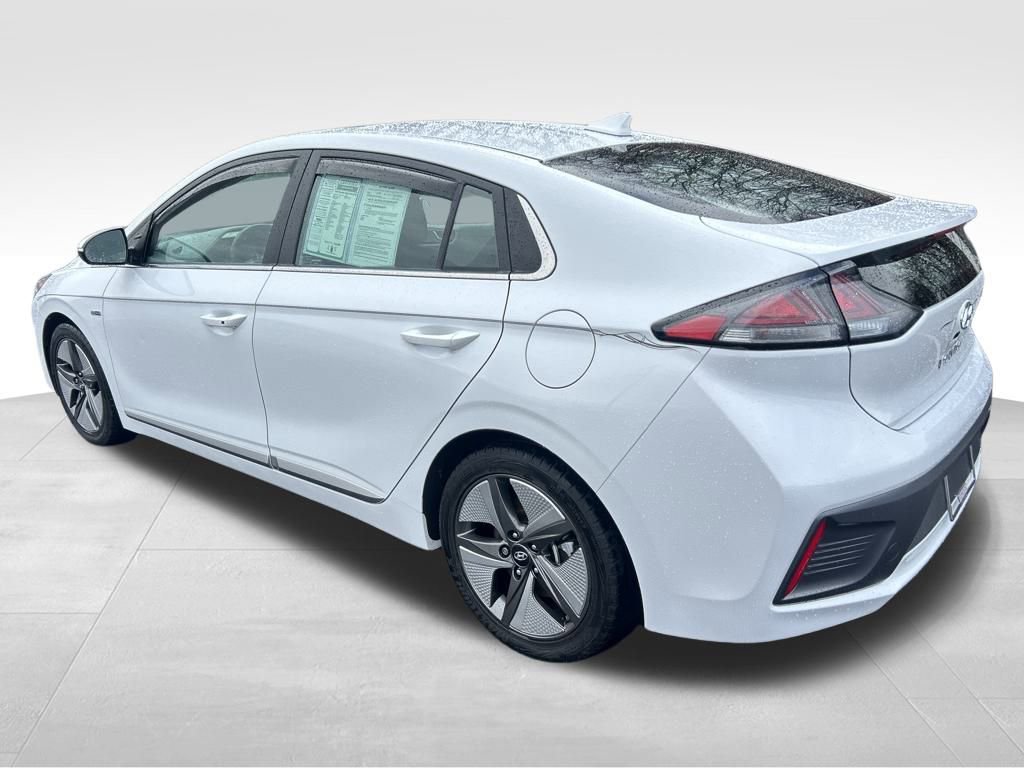 Used 2020 Hyundai Ioniq SEL image 3