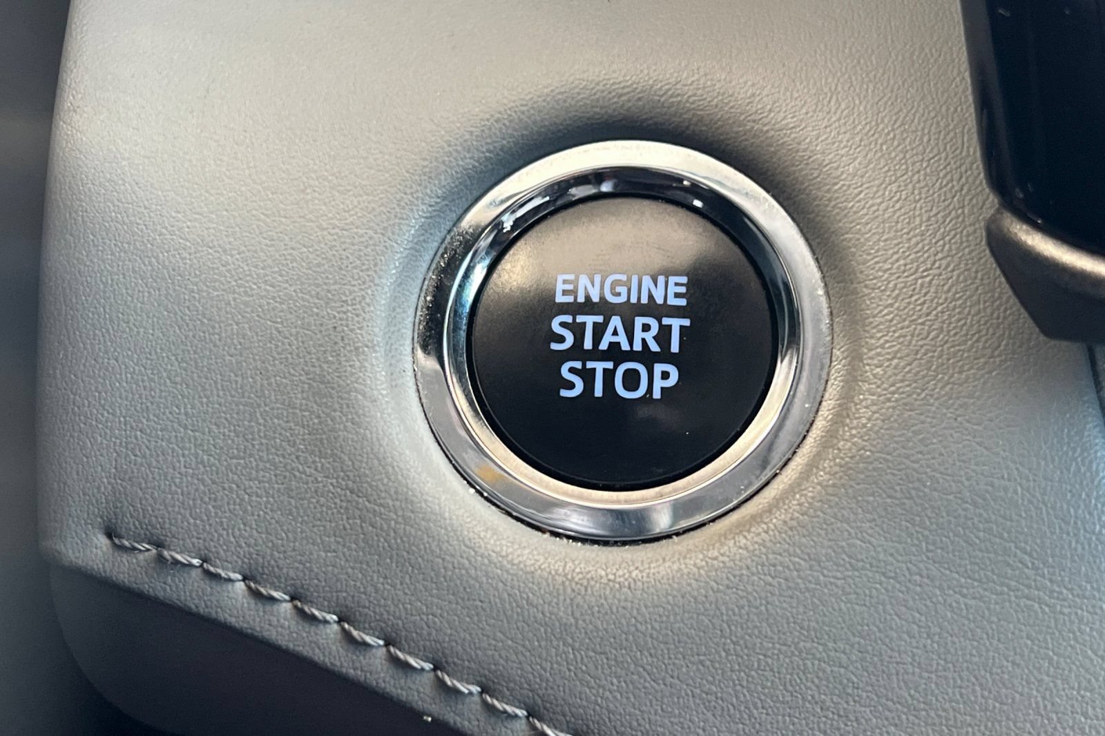 Used 2022 Toyota Highlander XLE AWD/4WD image 20