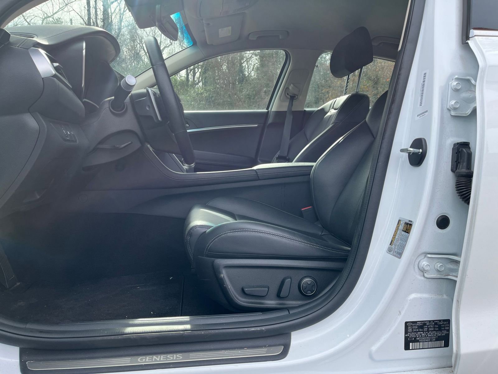 Used 2025 Genesis G70 2.5T image 27