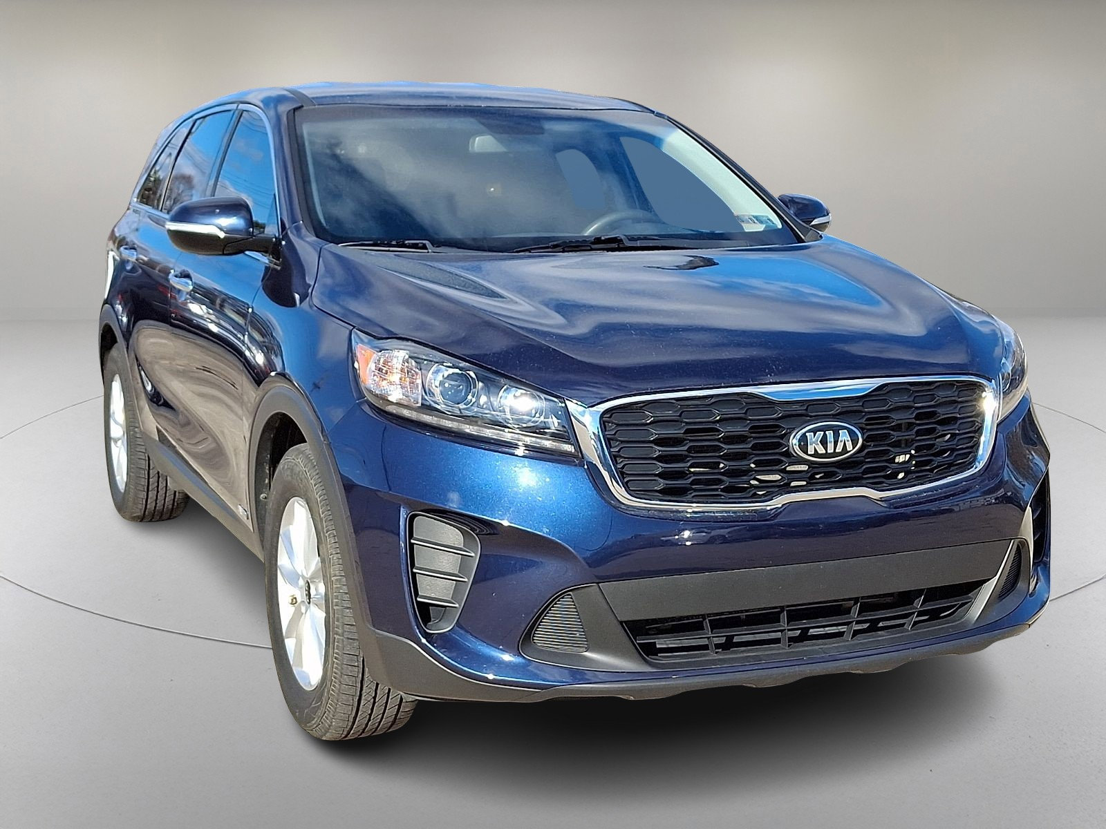 Used 2019 Kia Sorento LX image 2