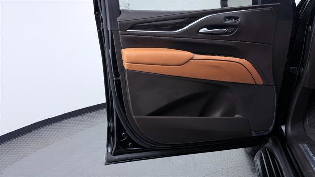 Used 2022 Cadillac Escalade Premium Luxury RWD image 14
