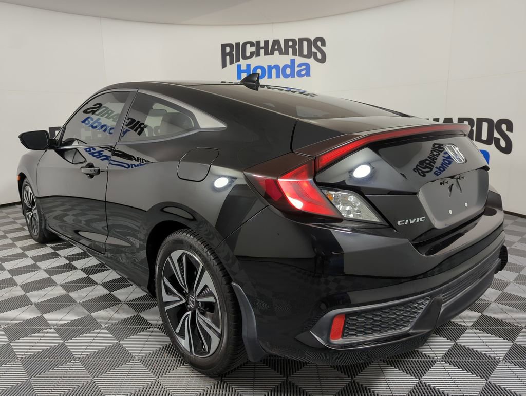 Certified 2018 Honda Civic EX-T image 2