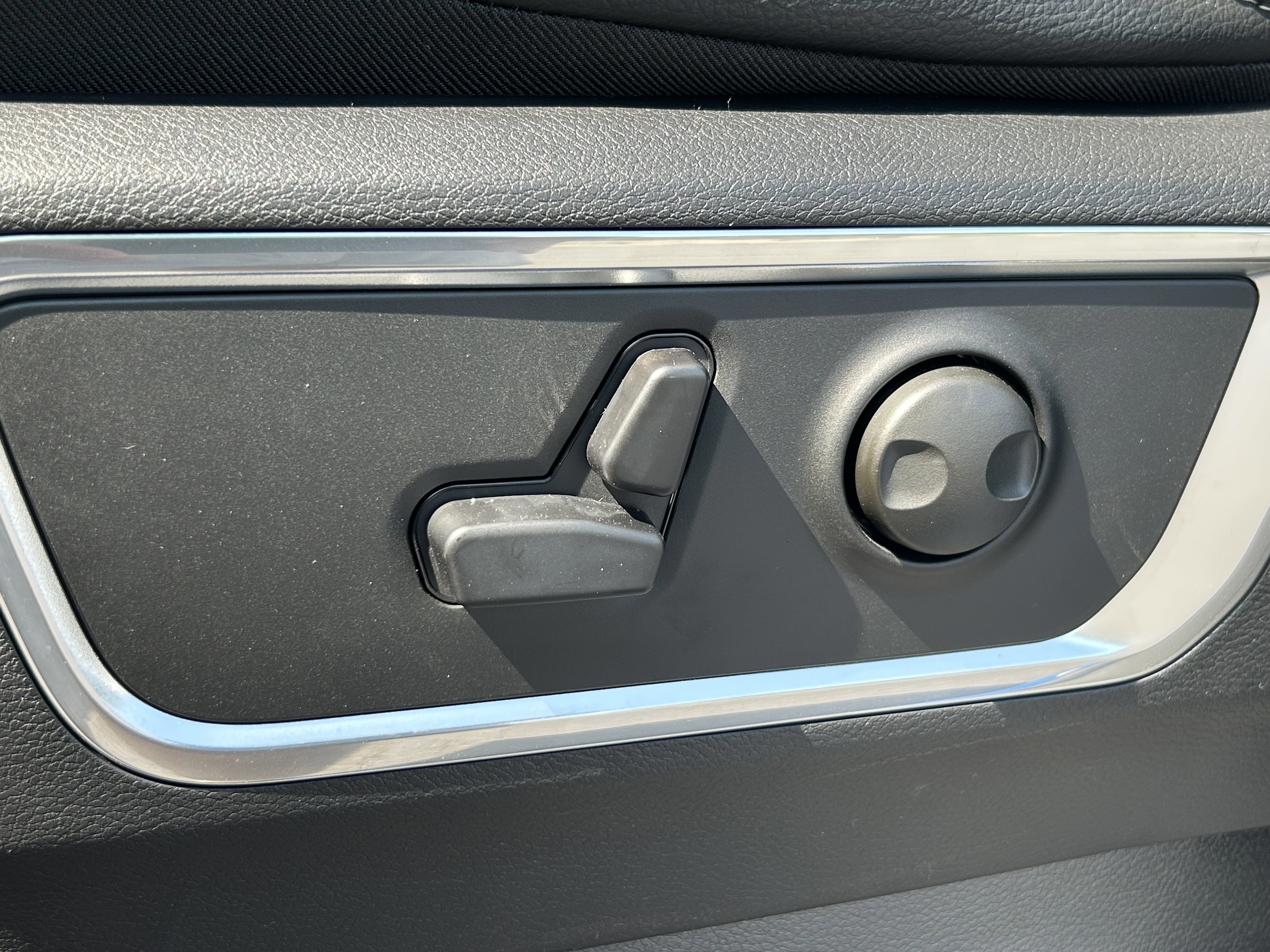 New 2026 RAM 1500 Laramie w/ Night Edition image 14