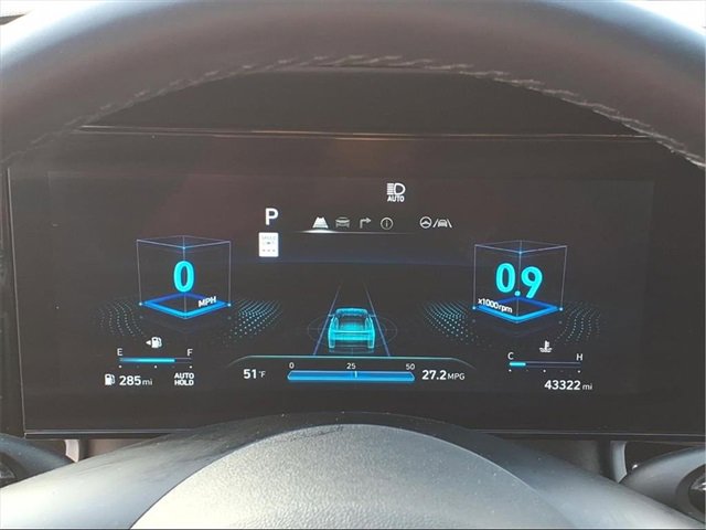 Used 2025 Hyundai Elantra SEL image 13