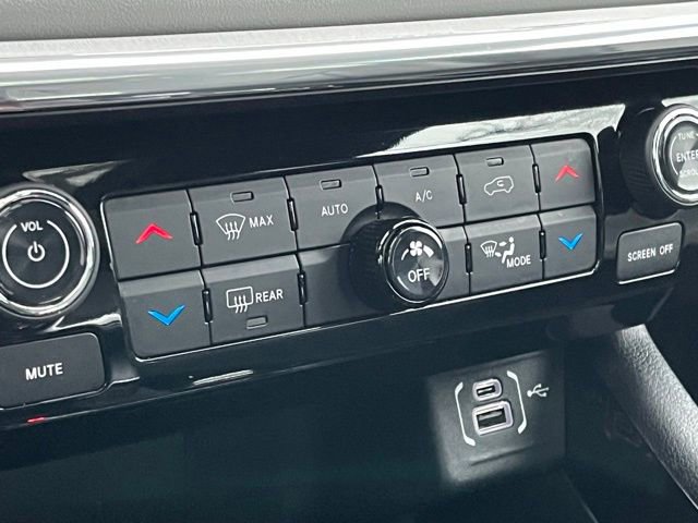 Used 2023 Jeep Compass Limited w/ Elite Group AWD/4WD image 17