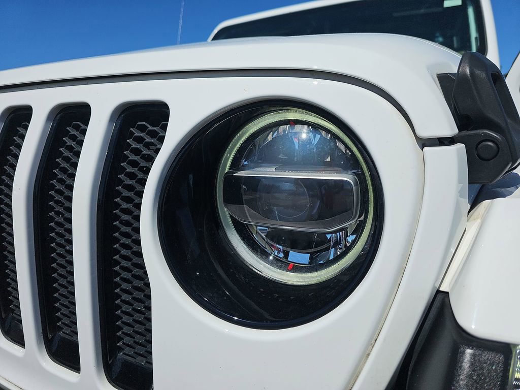 Used 2022 Jeep Wrangler Unlimited Sahara AWD/4WD image 35