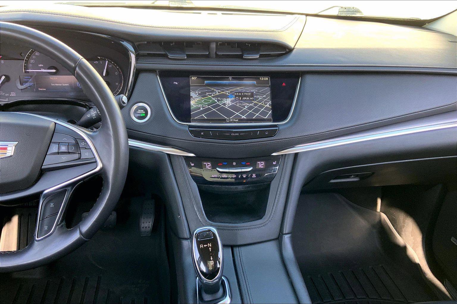 Used 2018 Cadillac XT5 Luxury w/ Driver Awareness Package image 6