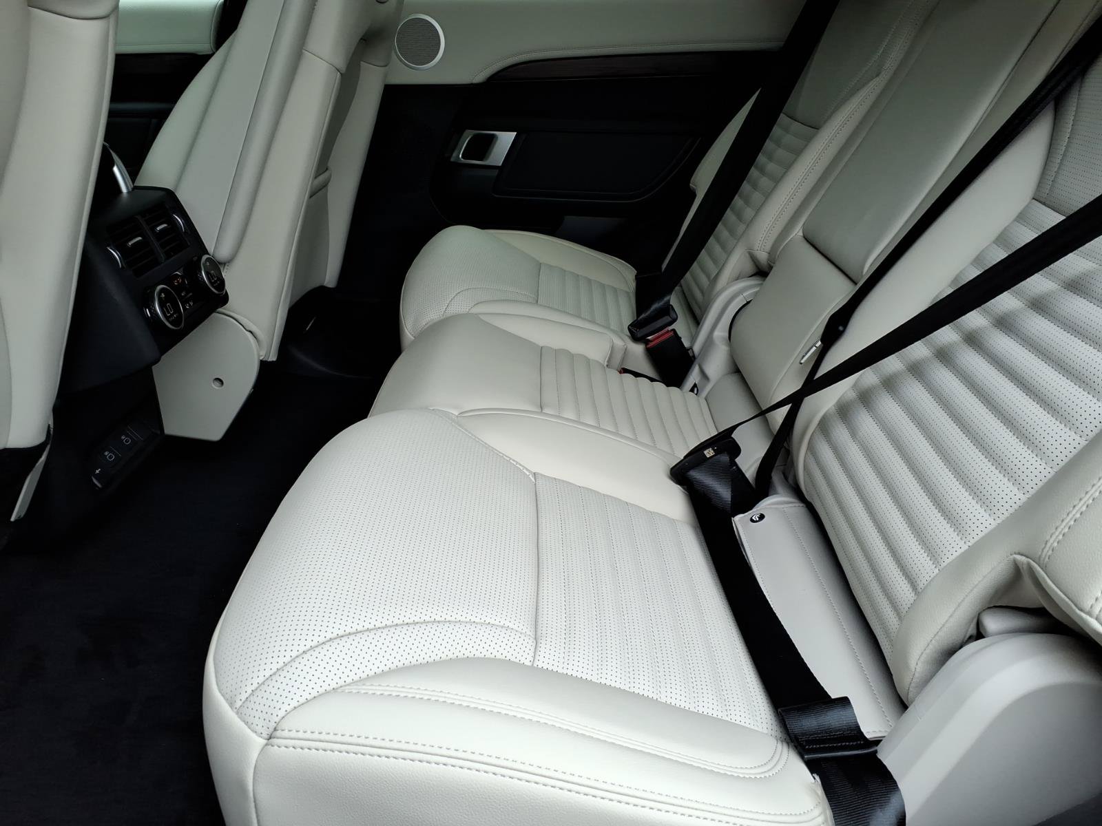 New 2026 Land Rover Discovery Dynamic SE AWD/4WD image 5