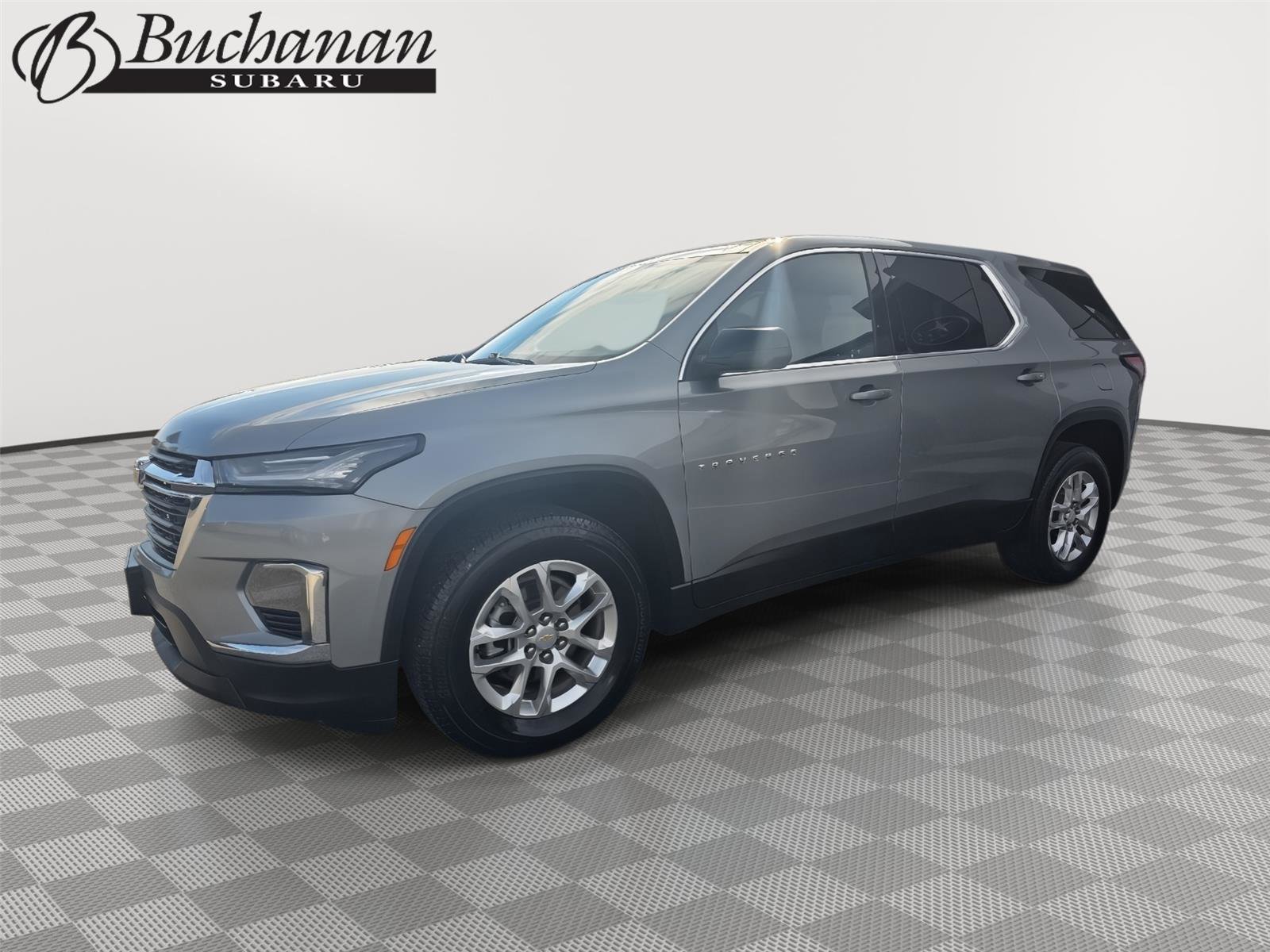 Used 2023 Chevrolet Traverse LS image 1