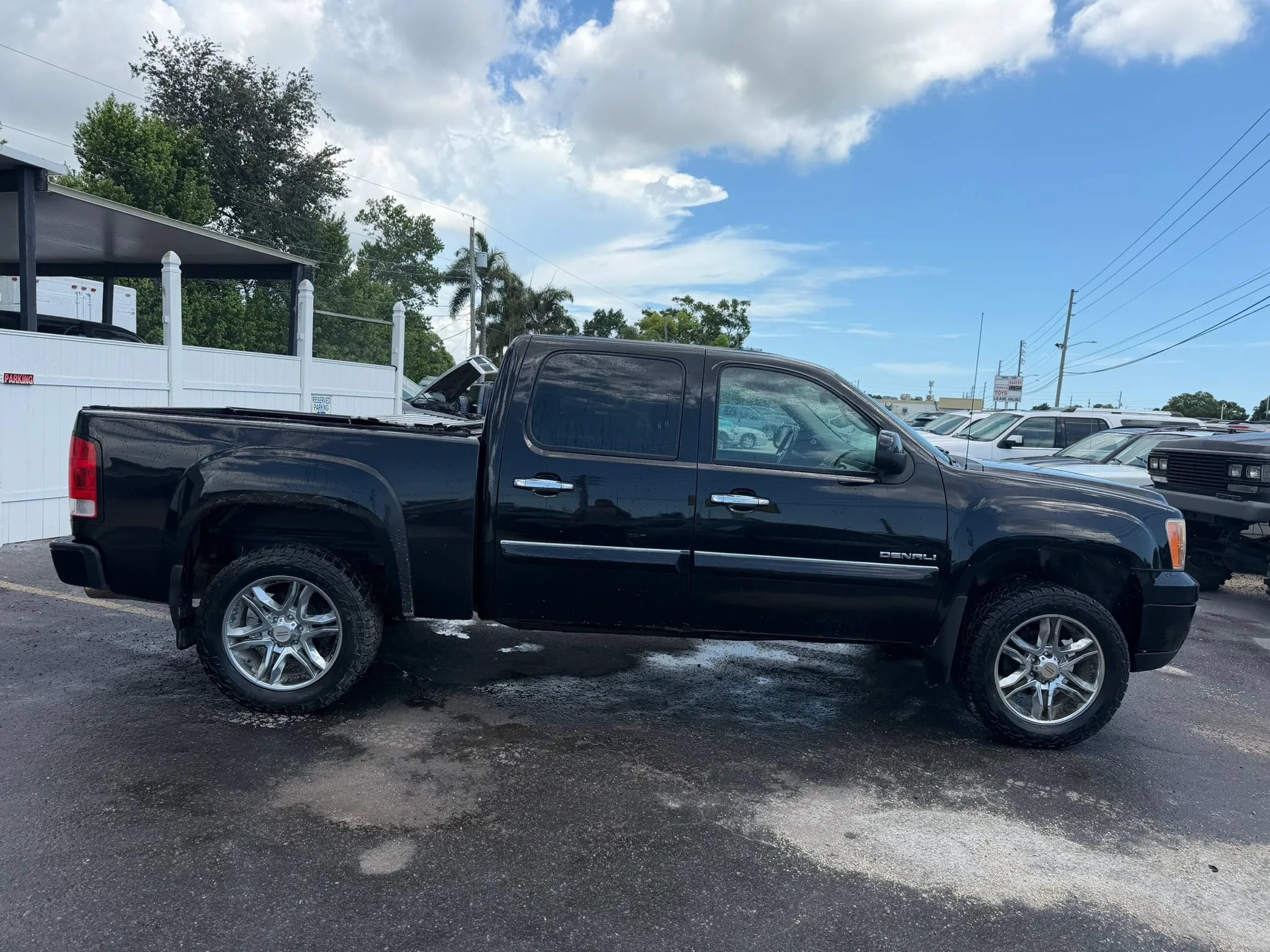 Used 2011 GMC Sierra 1500 Denali AWD/4WD image 5