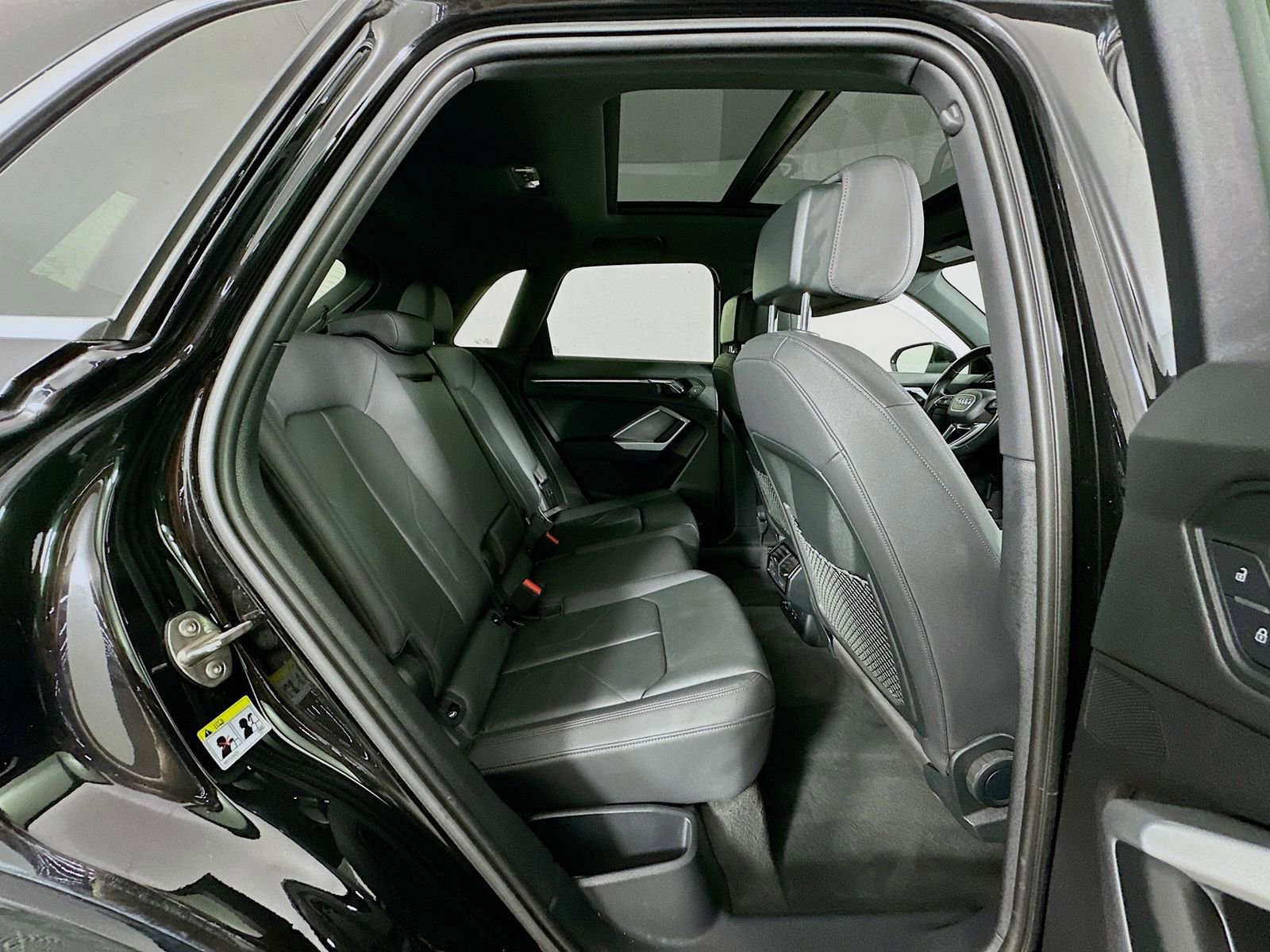 Used 2020 Audi Q3 2.0T Premium w/ Convenience Package image 28