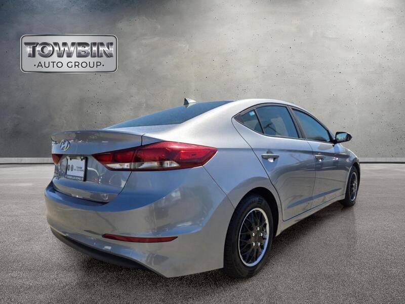 Used 2017 Hyundai Elantra SE FWD image 4