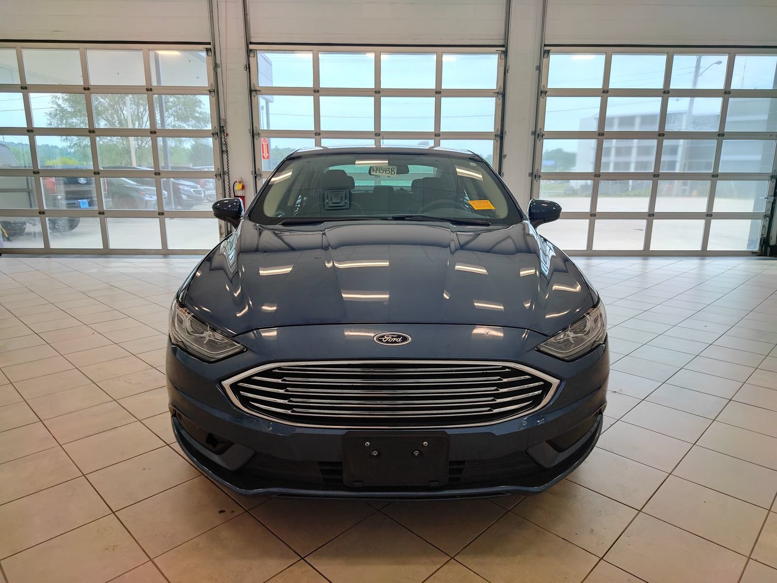 Used 2018 Ford Fusion SE w/ Fusion SE Technology Package FWD image 8