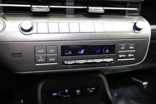 Used 2025 Hyundai Kona SEL image 17