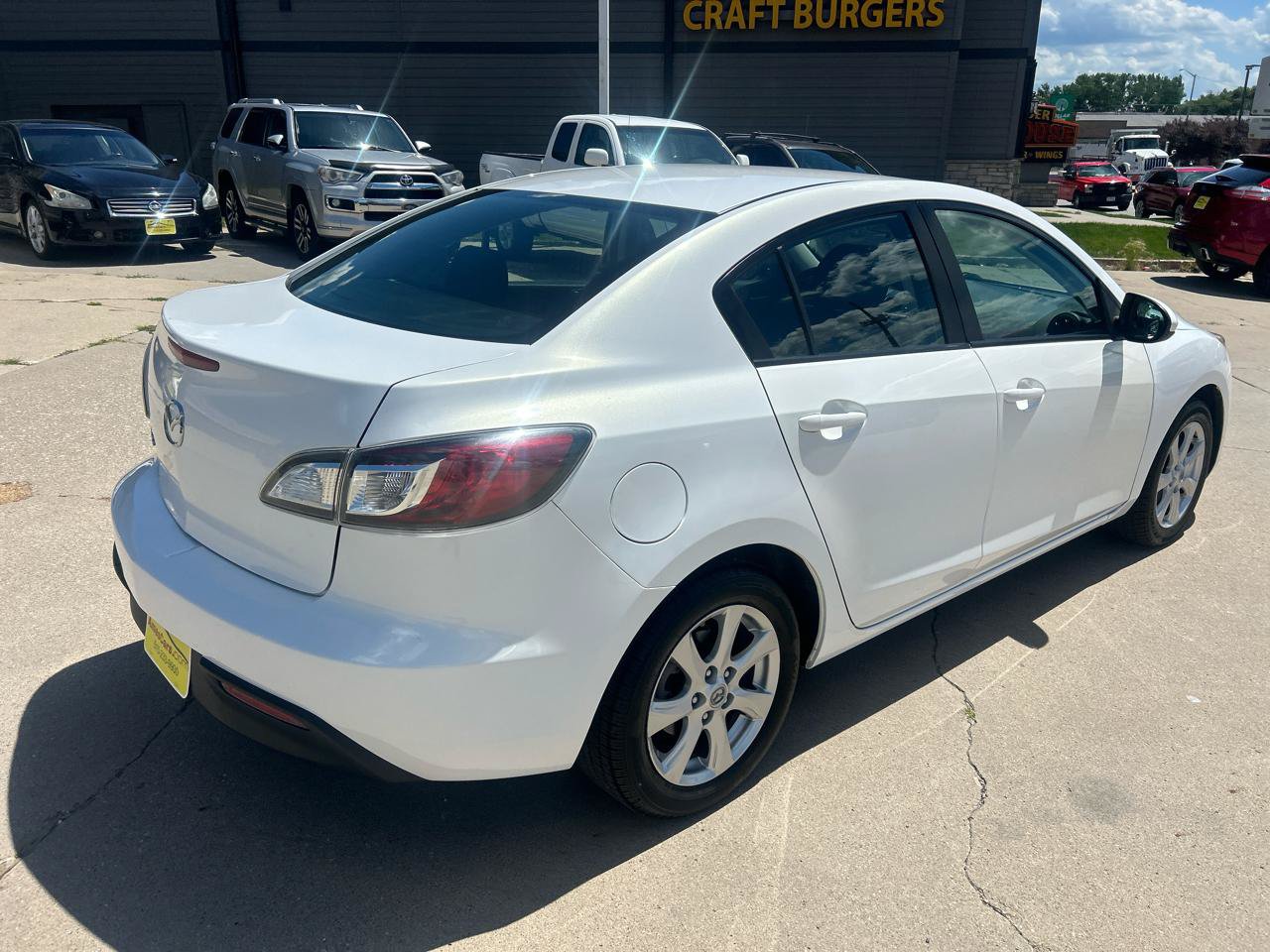 Used 2011 MAZDA MAZDA3 i Touring FWD image 3