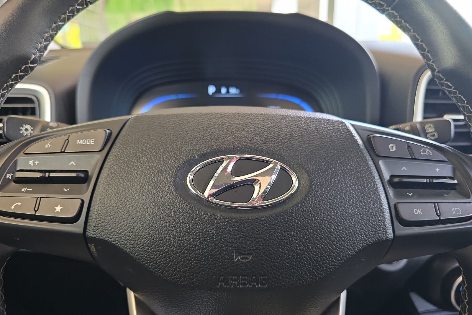 Used 2025 Hyundai Venue SEL FWD image 23
