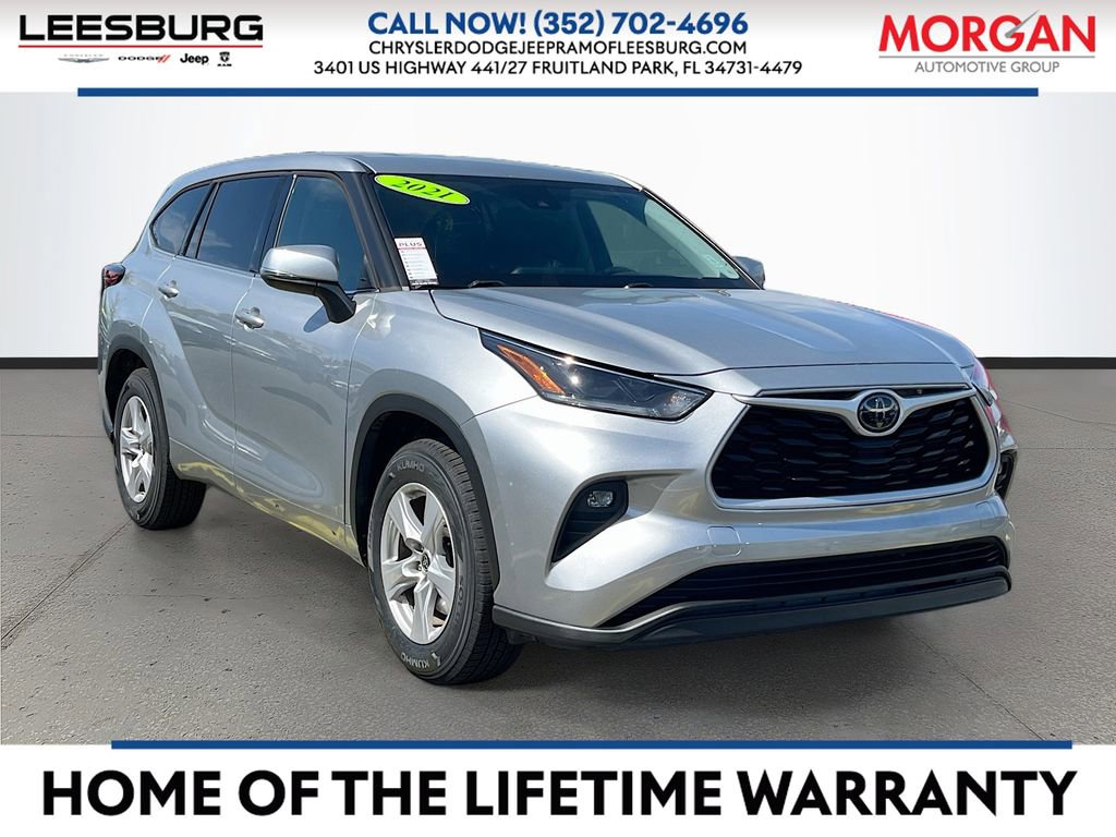 Used 2021 Toyota Highlander LE image 1