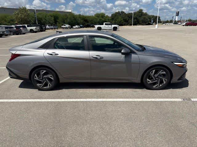 Used 2024 Hyundai Elantra Limited FWD image 6