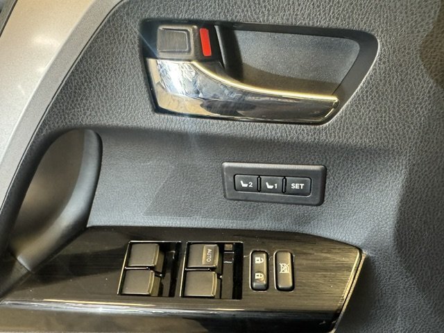 Used 2018 Toyota RAV4 Limited w/ All Weather Liner Package AWD/4WD image 37