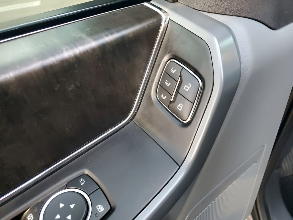 Used 2022 Ford F150 Lariat image 28