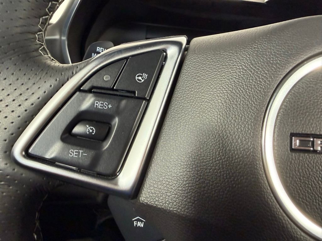 Used 2018 Chevrolet Camaro SS RWD image 21