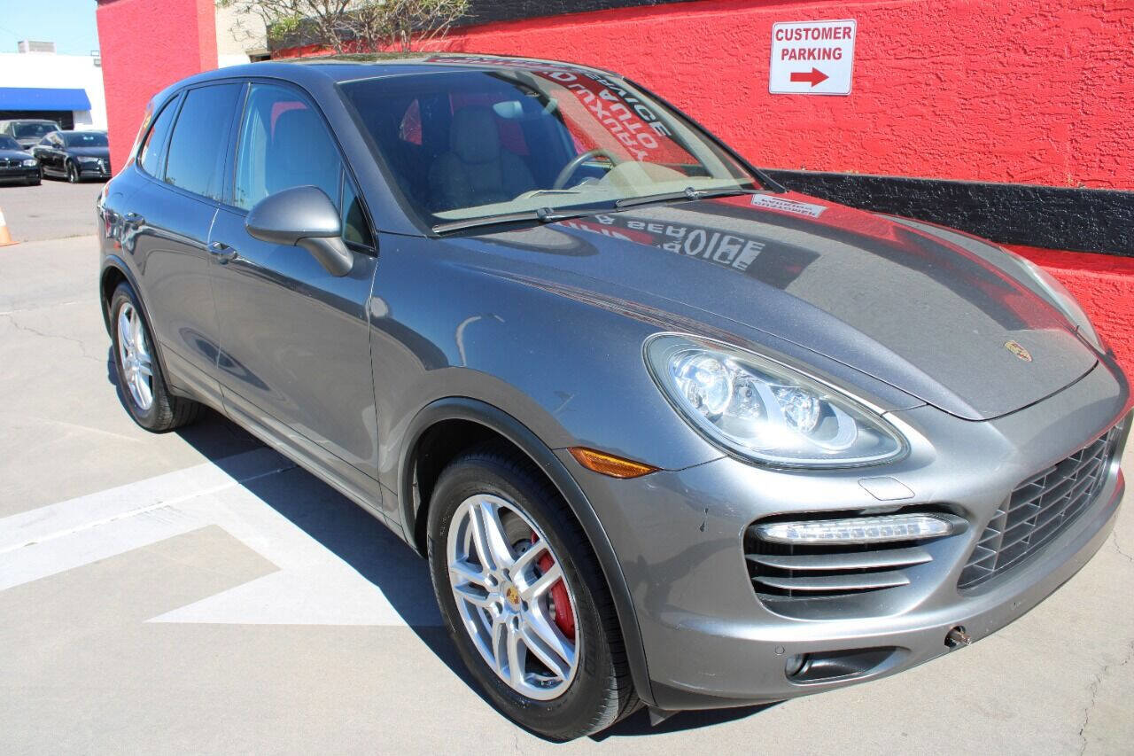 Used 2011 Porsche Cayenne Turbo AWD/4WD image 5
