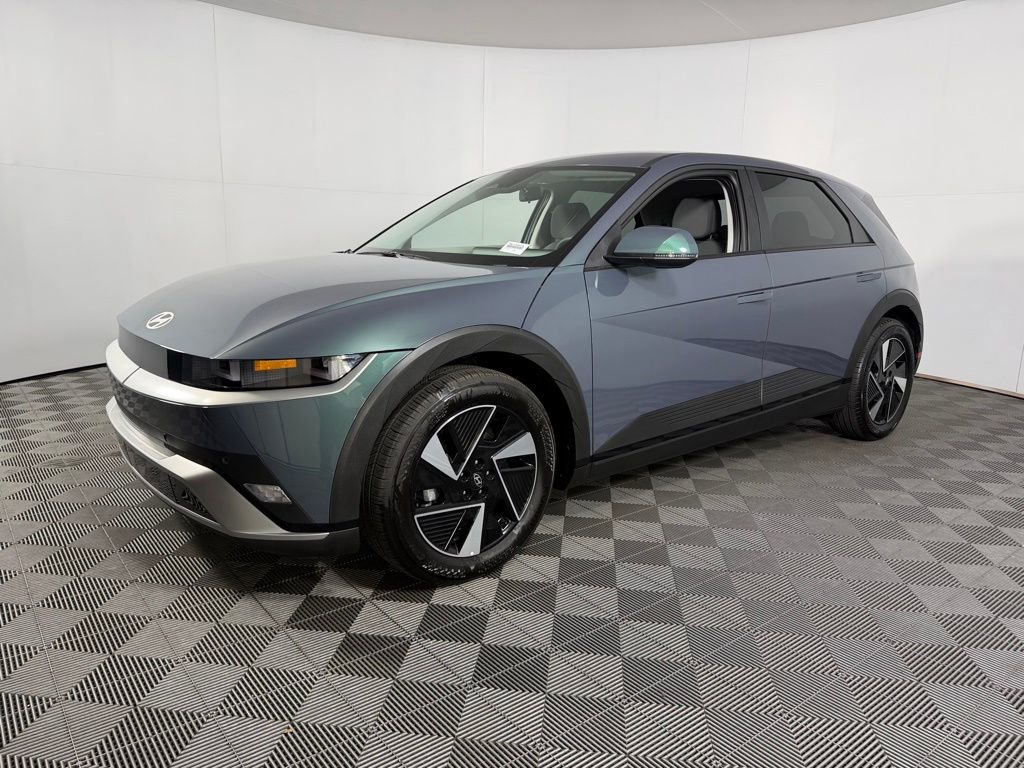 Used 2026 Hyundai Ioniq 5 SE image 3