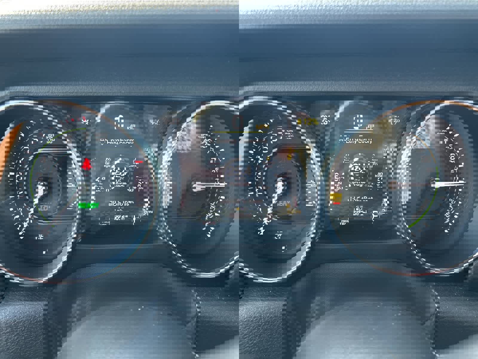 Used 2022 Jeep Wrangler Unlimited Sahara w/ Cold Weather Group image 38