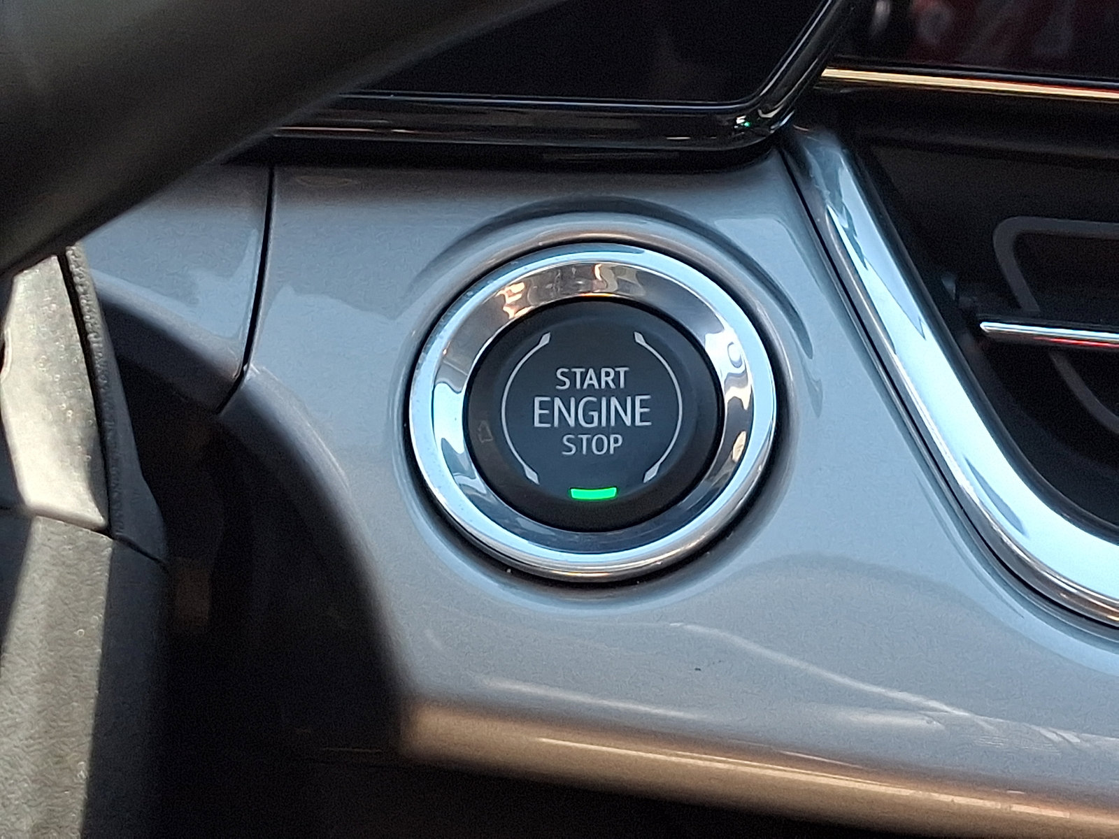 Used 2024 Chevrolet Trax LT w/ Driver Confidence Package image 24