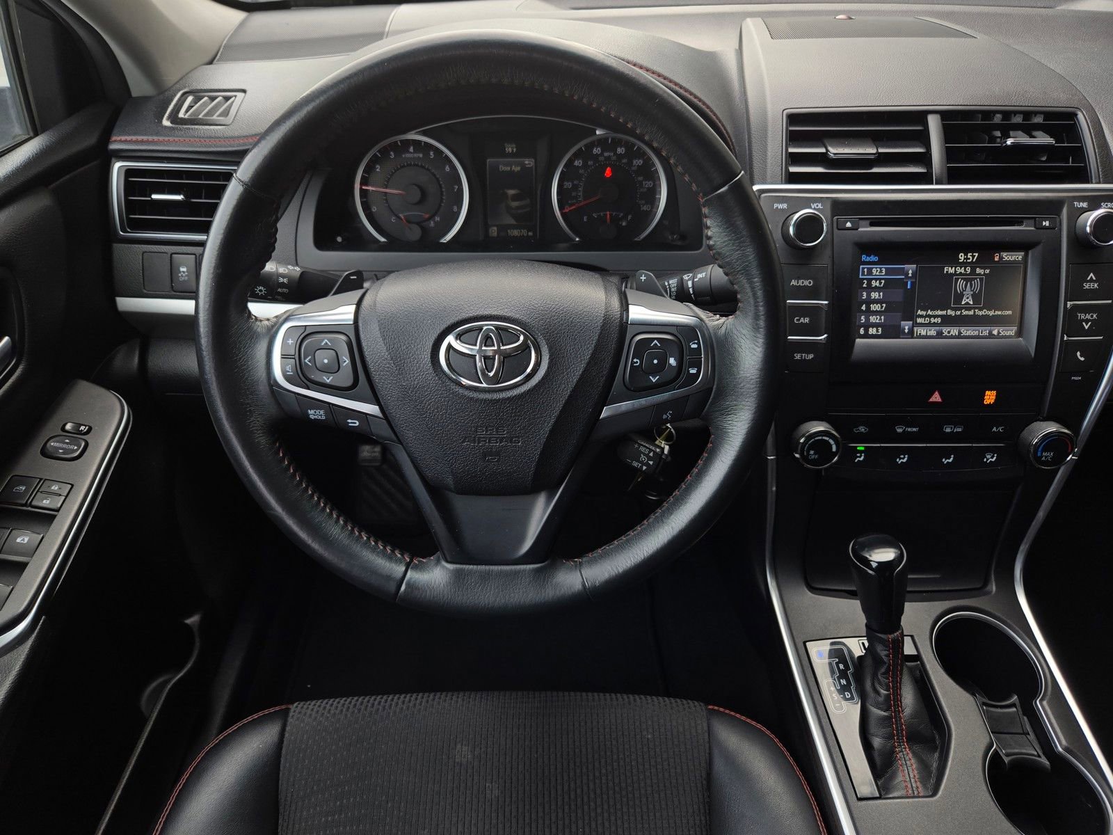 Used 2016 Toyota Camry SE image 12