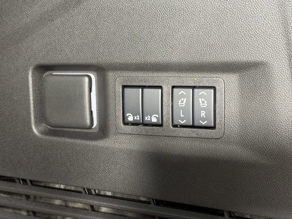 New 2026 GMC Yukon Elevation w/ Elevation Premium Package image 19