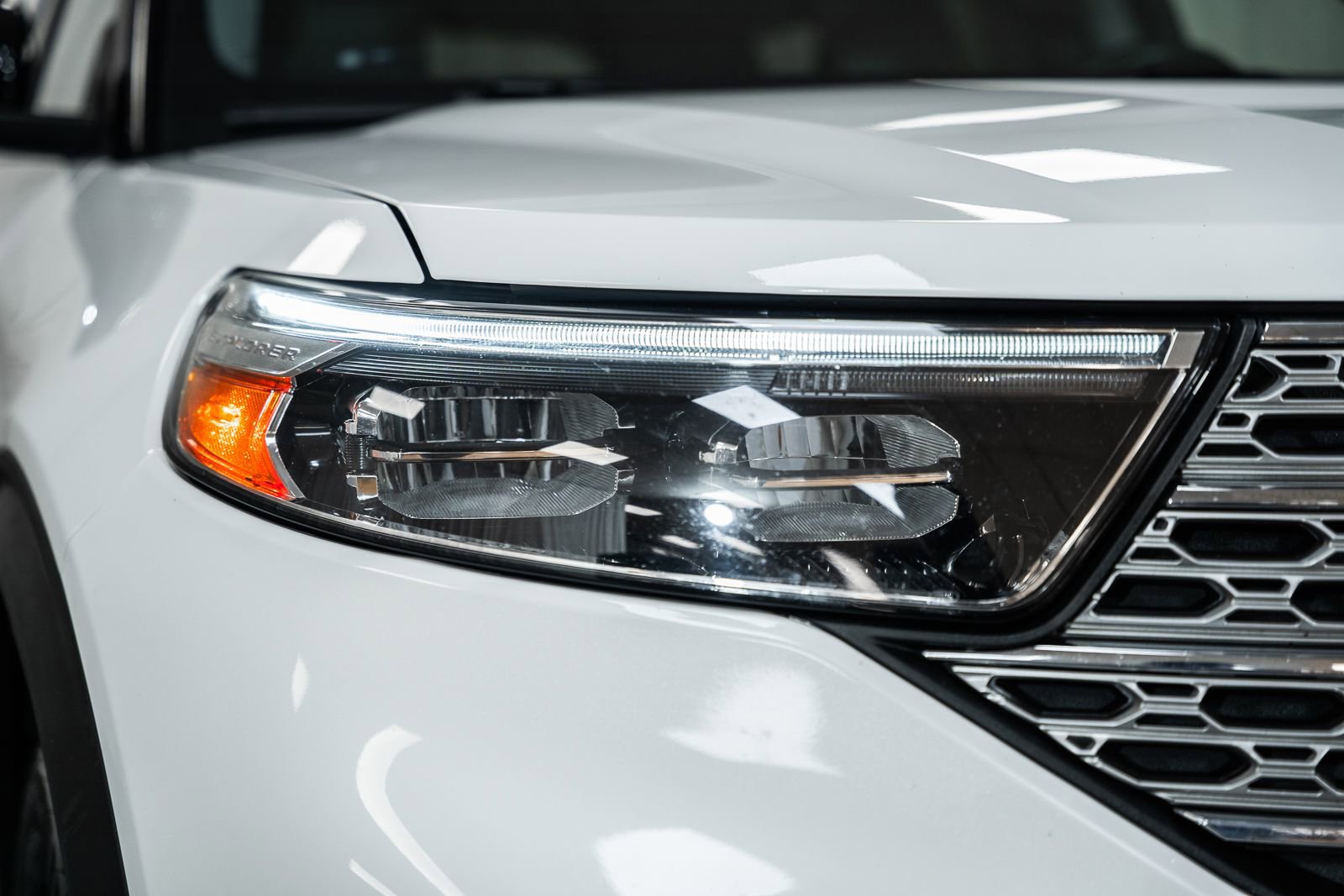 Used 2020 Ford Explorer Limited w/ Class III Trailer Tow Package image 18