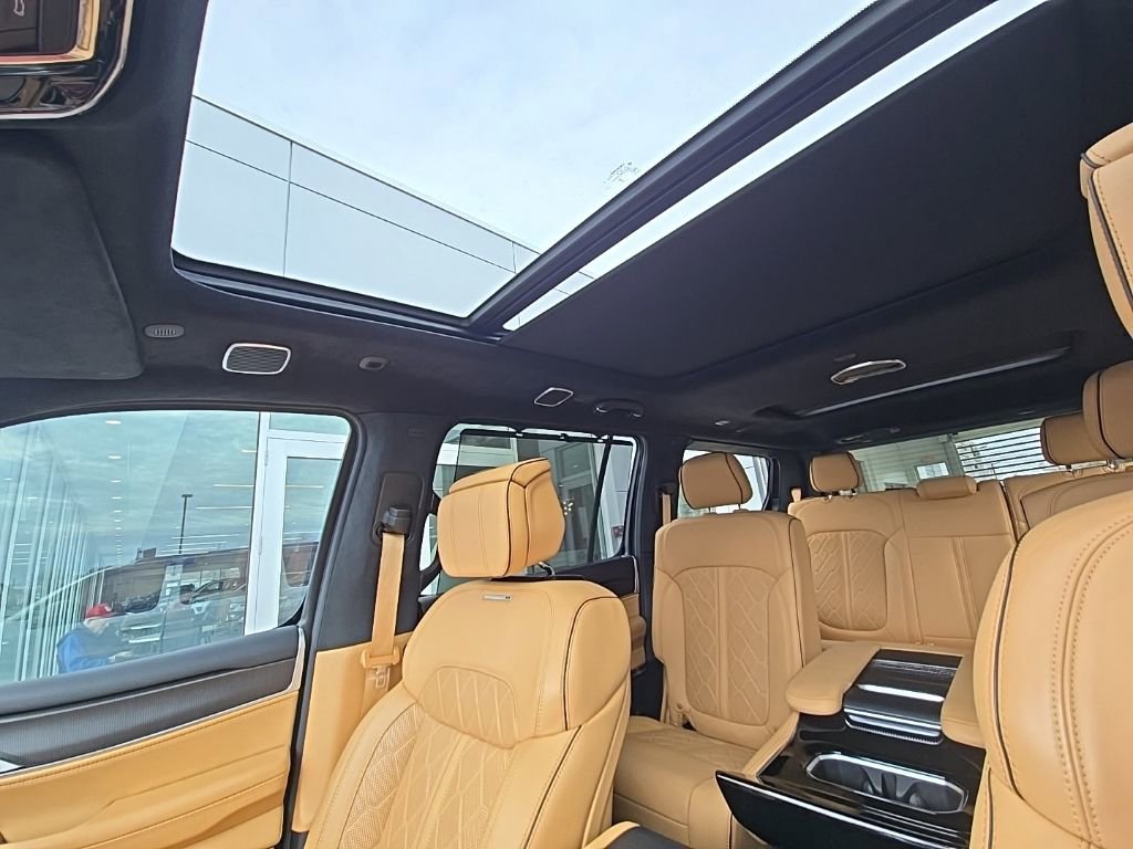 Used 2024 Jeep Grand Wagoneer Series III w/ Quick Order Packagew 28T image 38