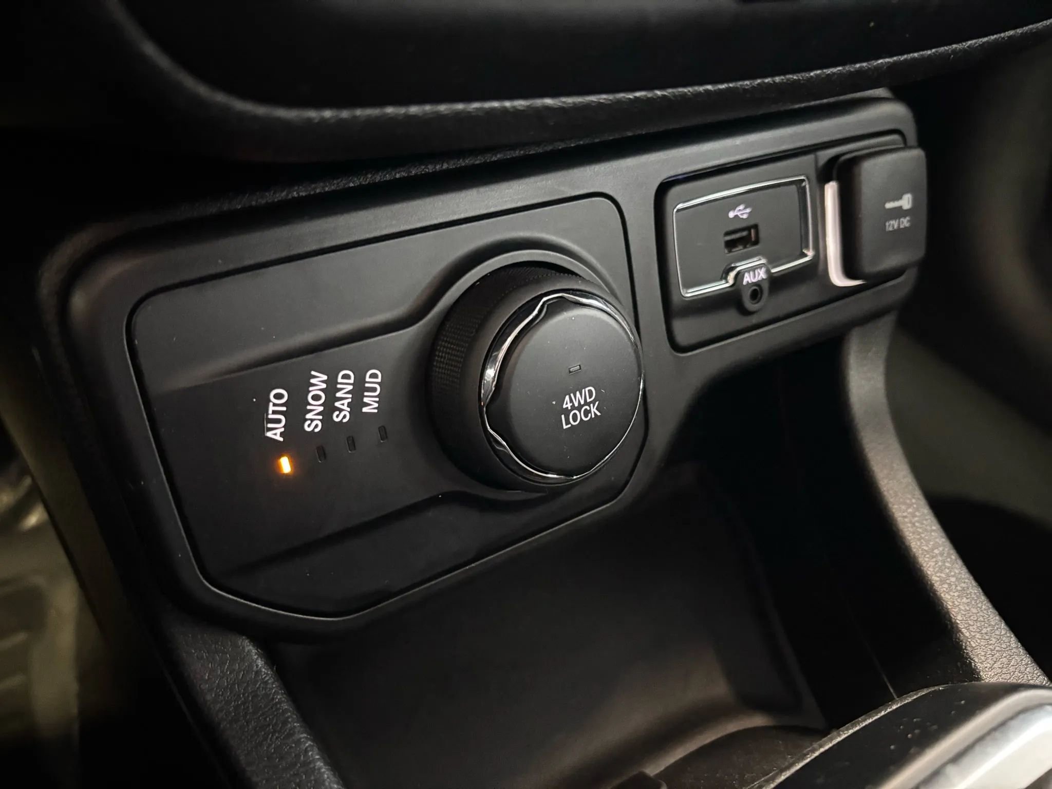 Used 2018 Jeep Renegade Latitude image 19